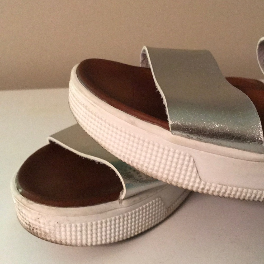 Platform Sandals - Picture 2 of 3